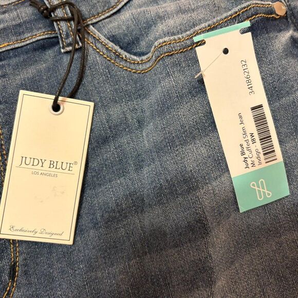 Judy Blue Mid Rise Cuffed Slim Jeans 18W • SOLD OUT • NWT - Picture 4 of 7